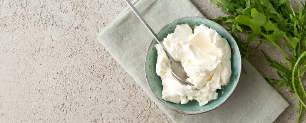 How do you make light cream?