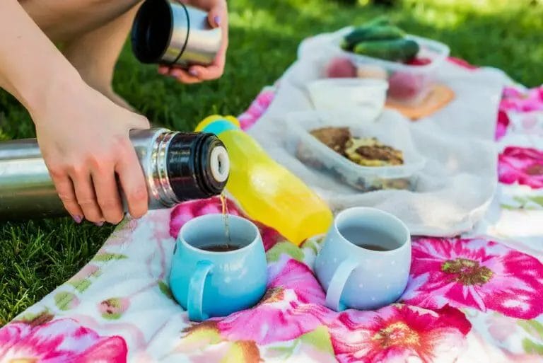 Easy Ways To Remove Coffee Smell From Thermos